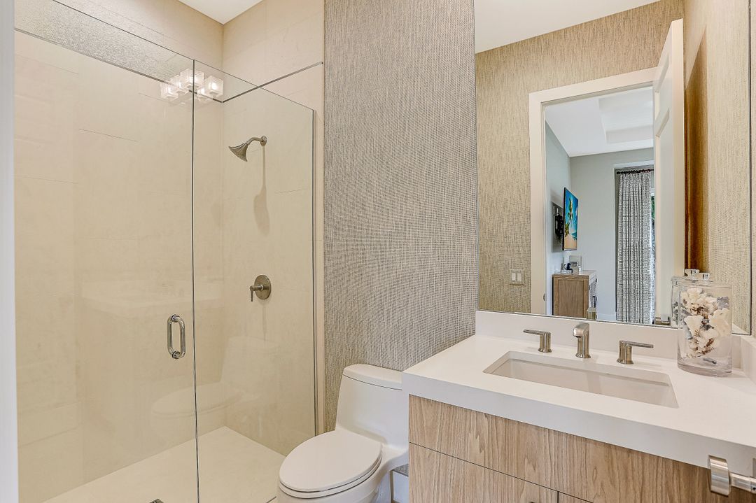 1040 2nd St S, Naples, FL 34102