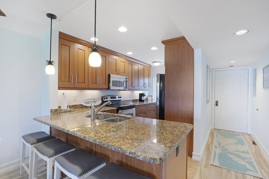 750 W Elkcam Cir #316, Marco Island, FL 34145