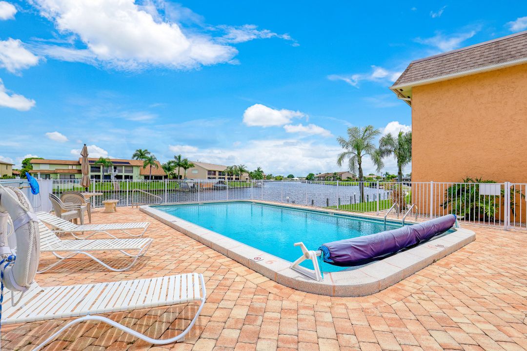 3703 SE 10th Ave, Cape Coral, FL 33904