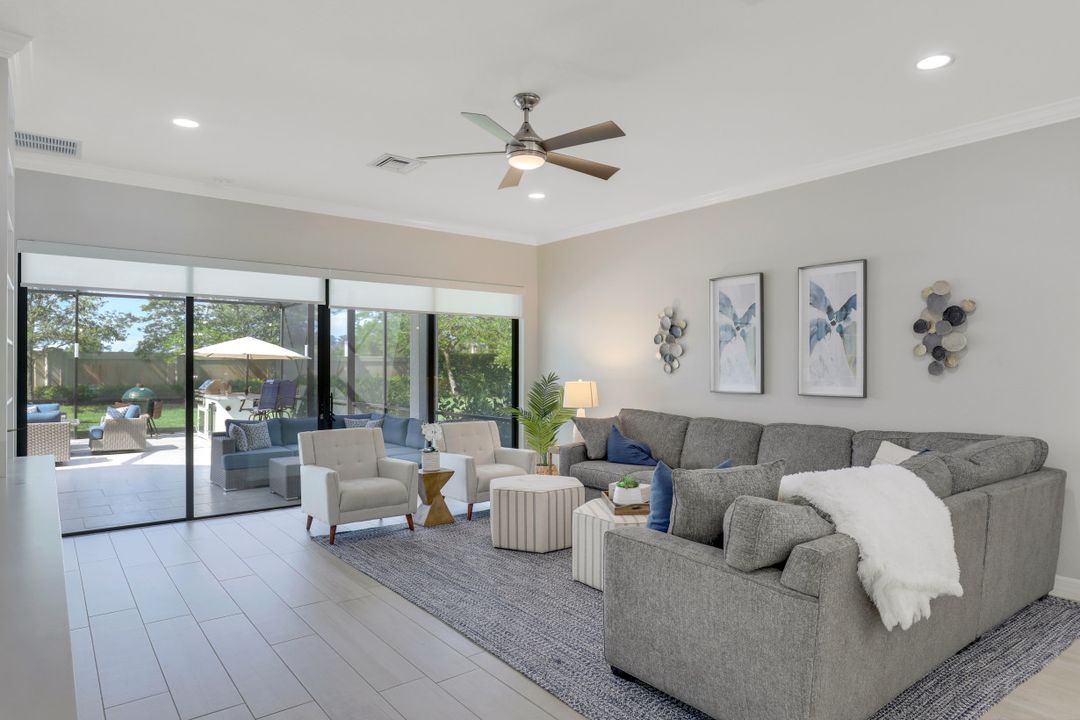 4167 Crescent Ct, Naples, FL 34119
