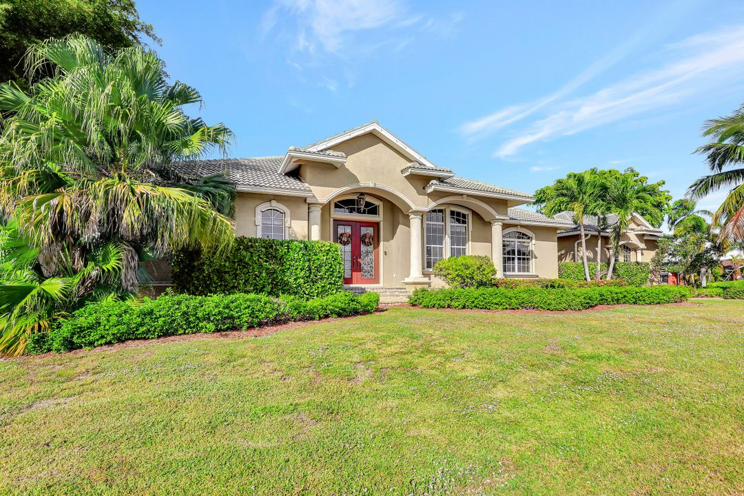 138 S Bahama Ave, Marco Island, FL 34145