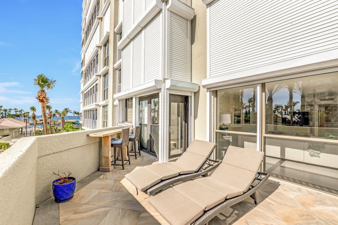 4401 Gulf Shore Blvd N #D-207, Naples, FL 34103