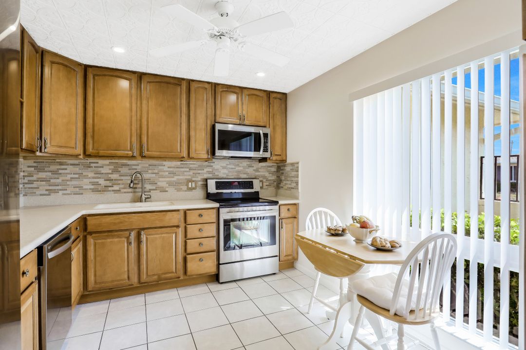 51 Glades Blvd #2, Naples, FL 34112