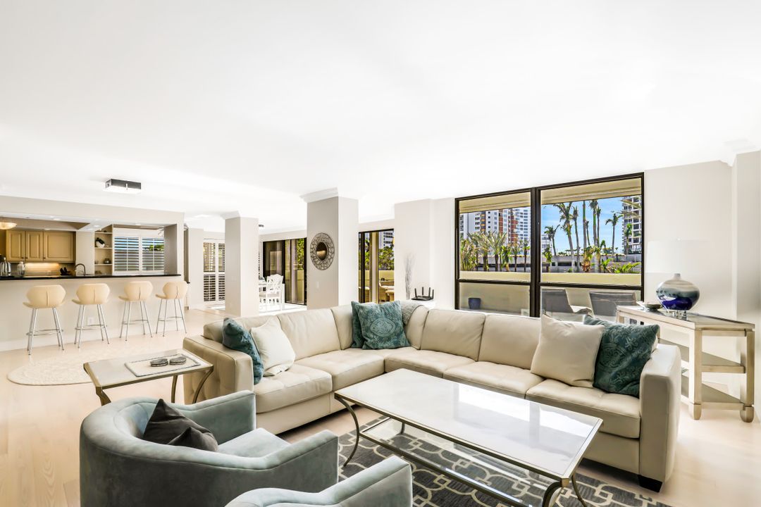 4401 Gulf Shore Blvd N #D-207, Naples, FL 34103