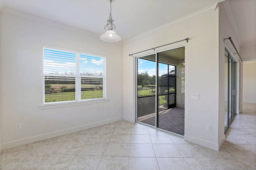 9106 Limestone Ln, Naples, FL 34120