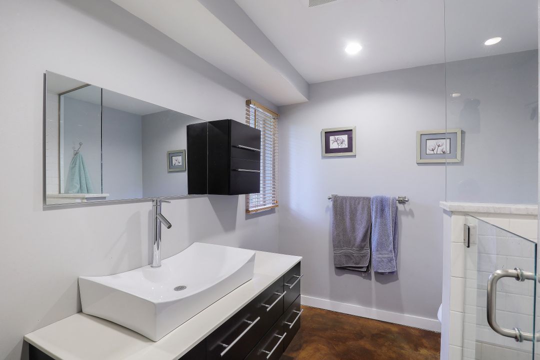 2697 Outrigger Ln, Naples, FL 34104