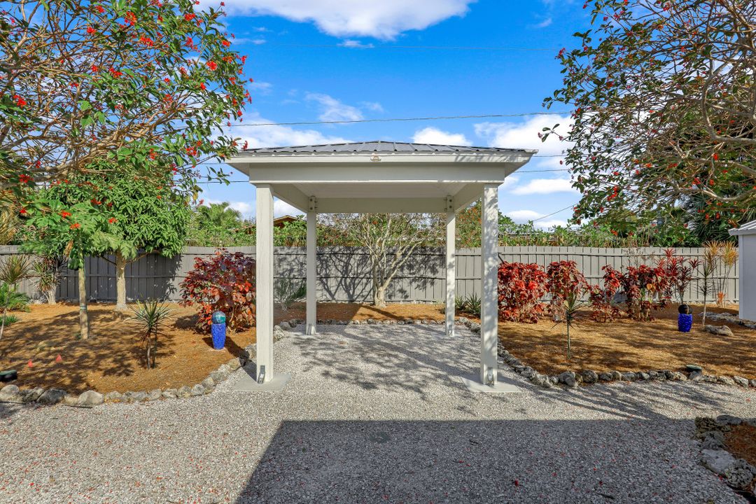 128 Coral Vine Dr, Naples, FL 34110