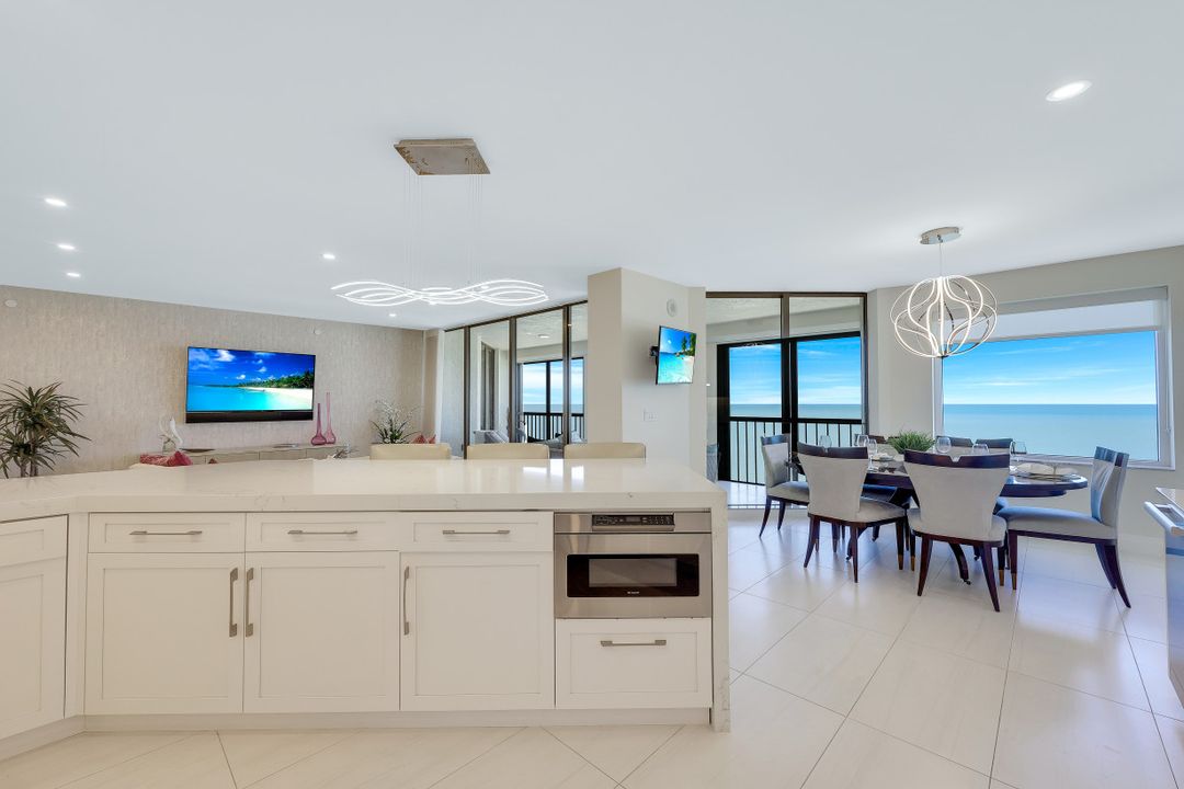 8171 Bay Colony Dr #1103, Naples, FL 34108