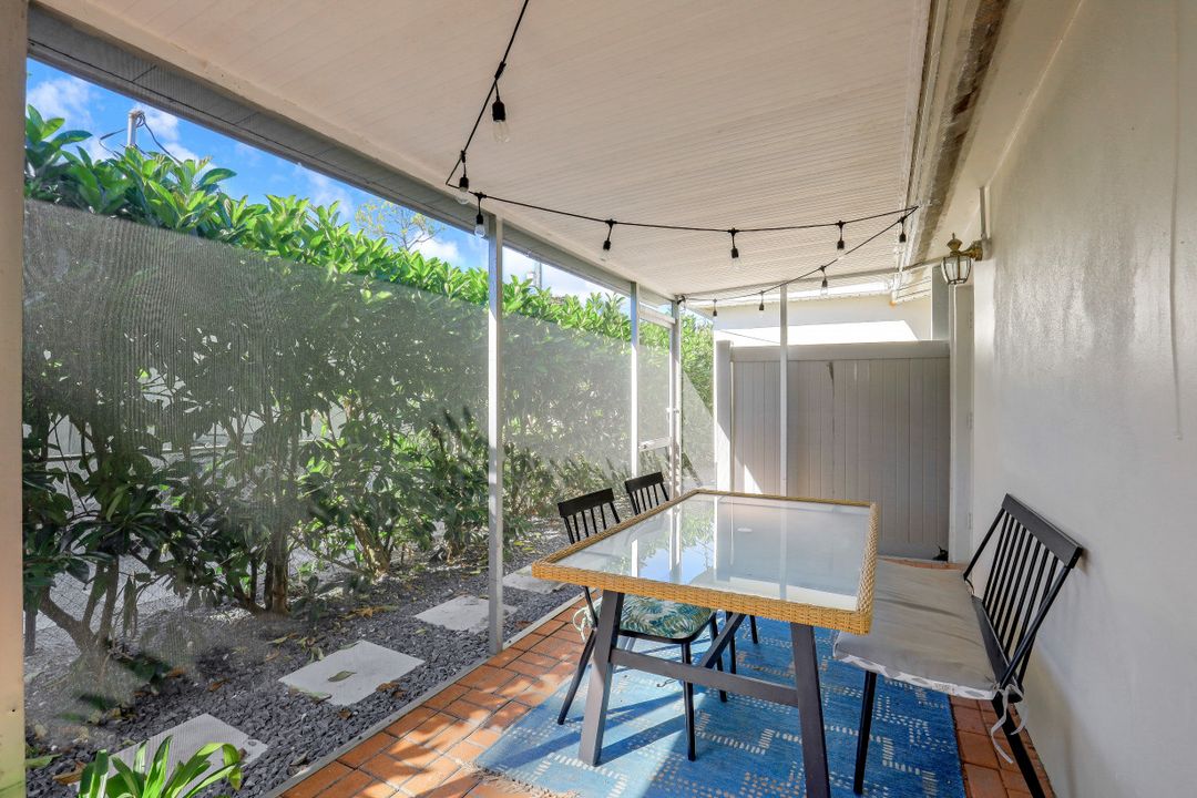 1091 22nd Ave N, Naples, FL 34103