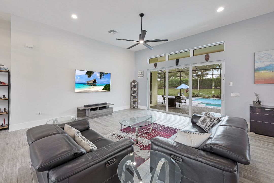 14628 Regatta Ln, Naples, FL 34114