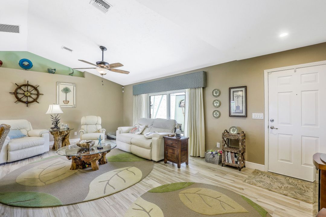 2811 SE 19th Pl, Cape Coral, FL 33904