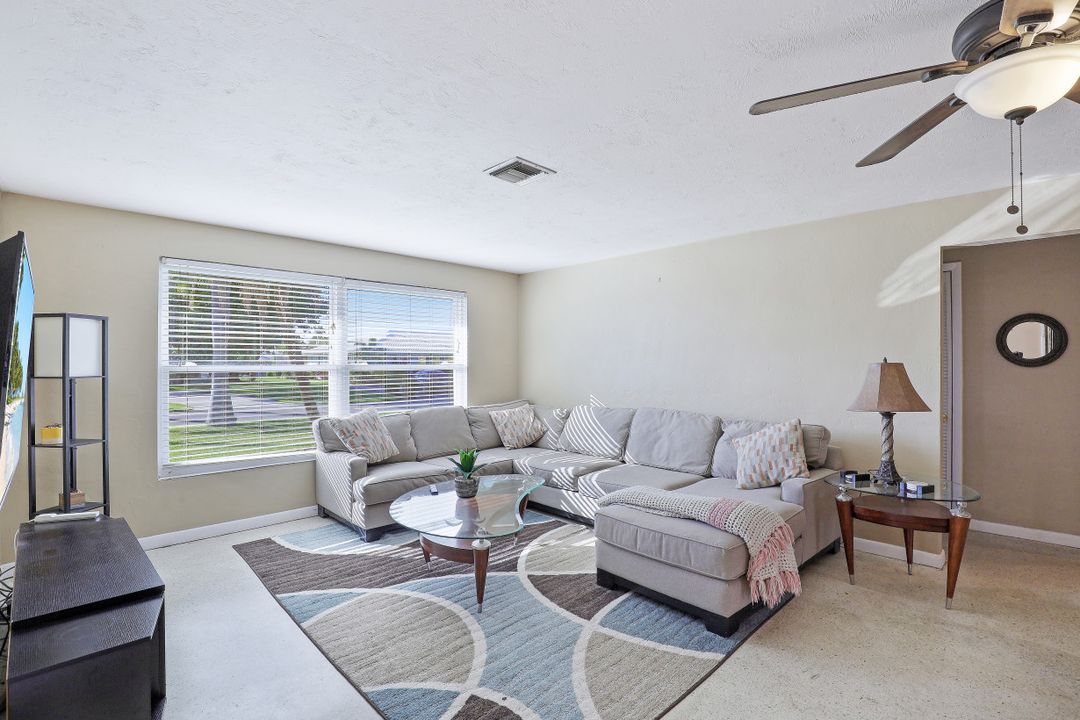 5757 Flamingo Dr, Cape Coral, FL 33904