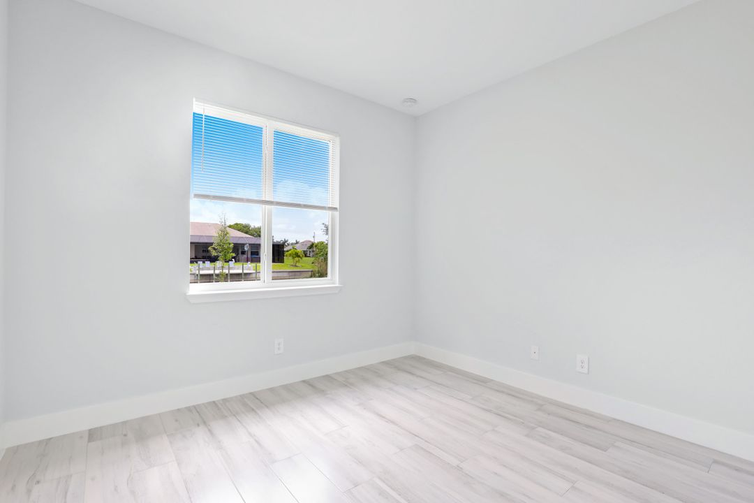 1334 SW Santa Barbara Pl, Cape Coral, FL 33991