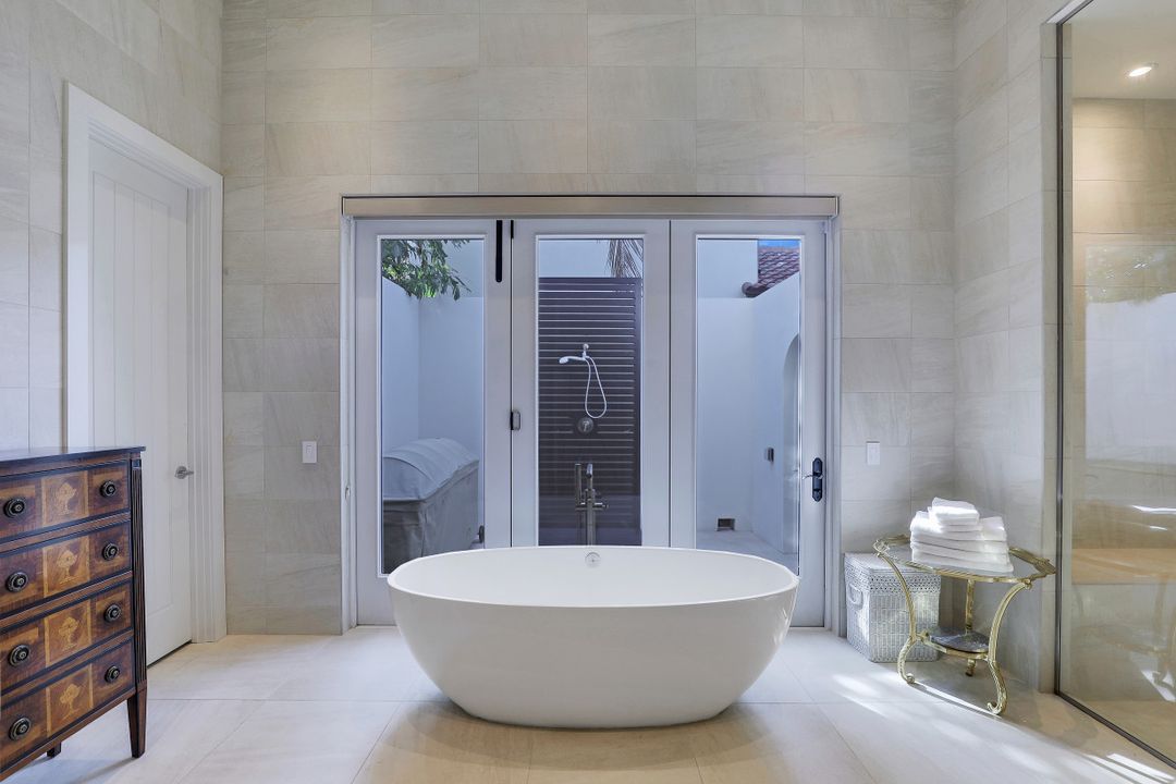 3255 Tavolara Ln, Naples, FL 34114