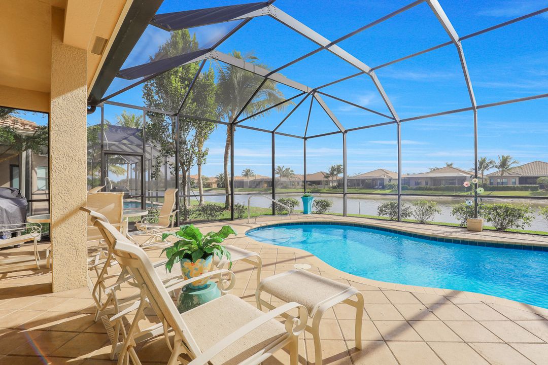 3462 Pacific Dr, Naples, FL 34119