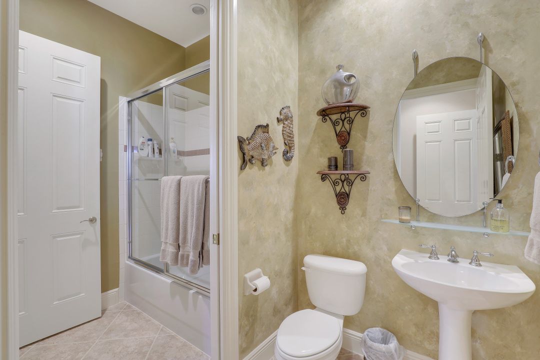 8997 Cherry Oaks Tr #202, Naples, FL 34114