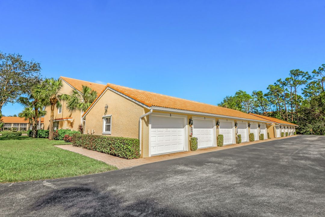 2365 Bayou Ln #3, Naples, FL 34112