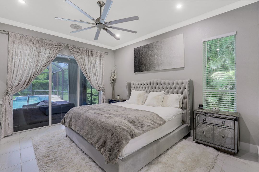 997 Aqua Ln, Fort Myers, FL 33919