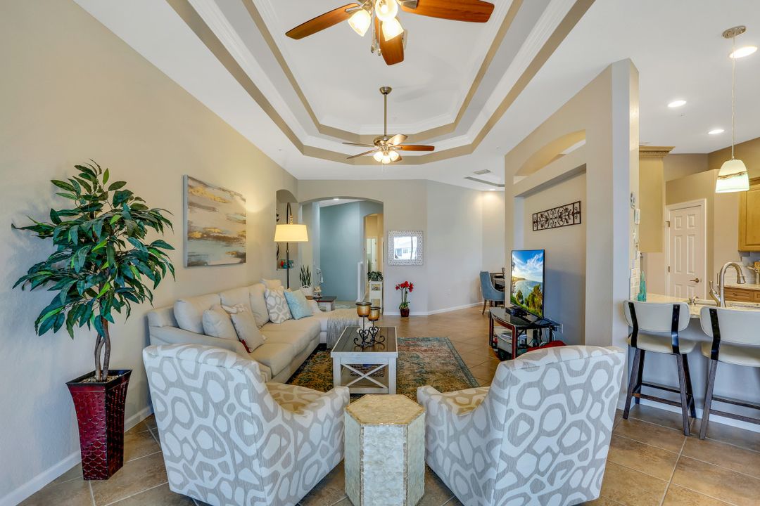 8763 Coastline Ct #201, Naples, FL 34120