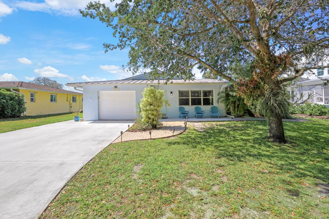 27732 East Dr, Bonita Springs, FL 34135