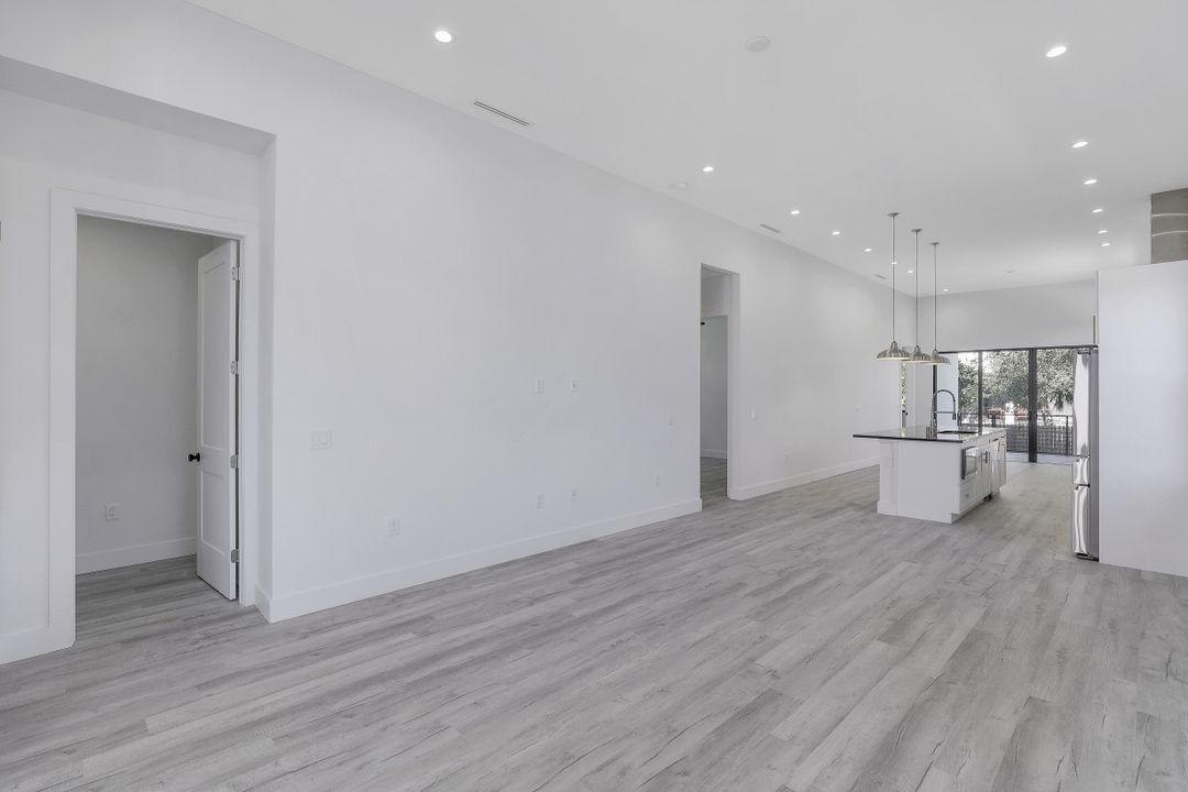 3021 Lunar St, Naples, FL 34112