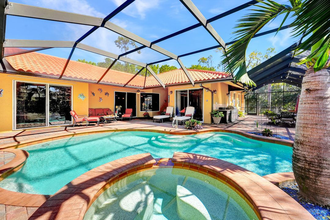 4000 Stonesthrow Ct, Naples, FL 34109