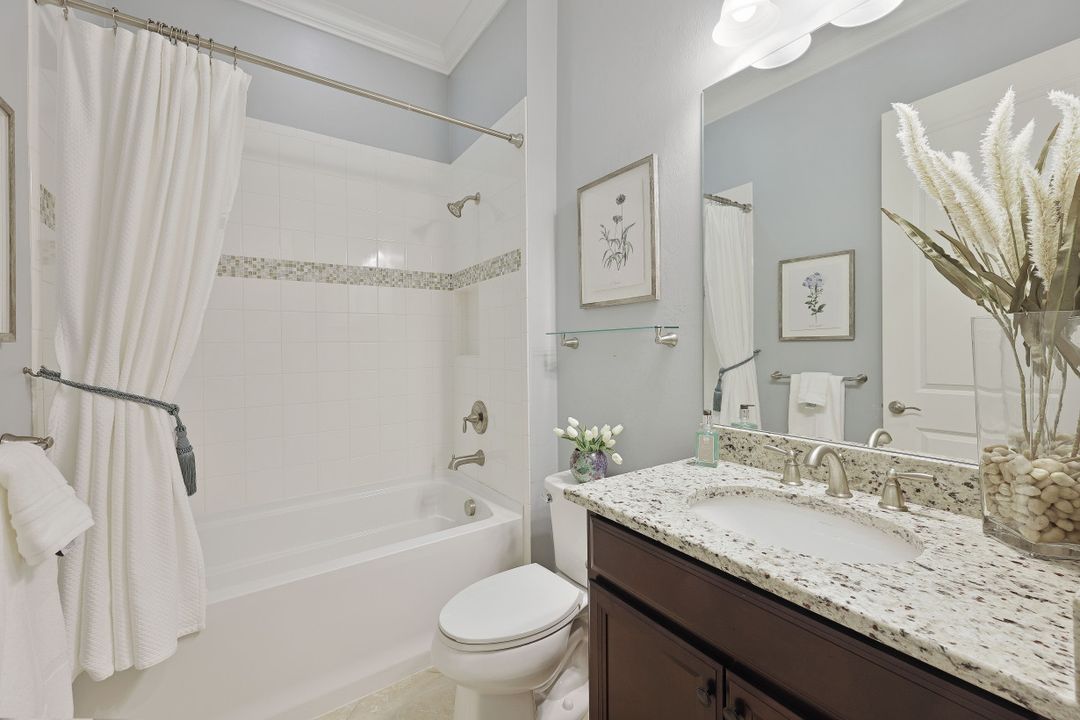 8880 Savona Ct, Naples, FL 34119