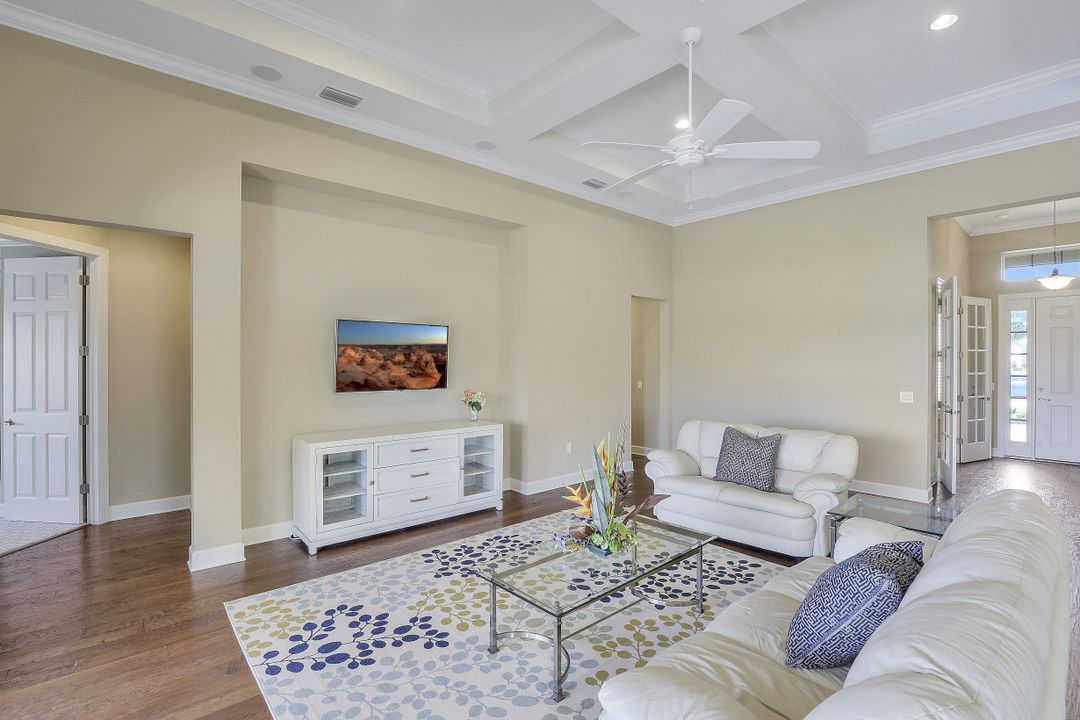 9172 Flint Ct, Naples, FL 34120