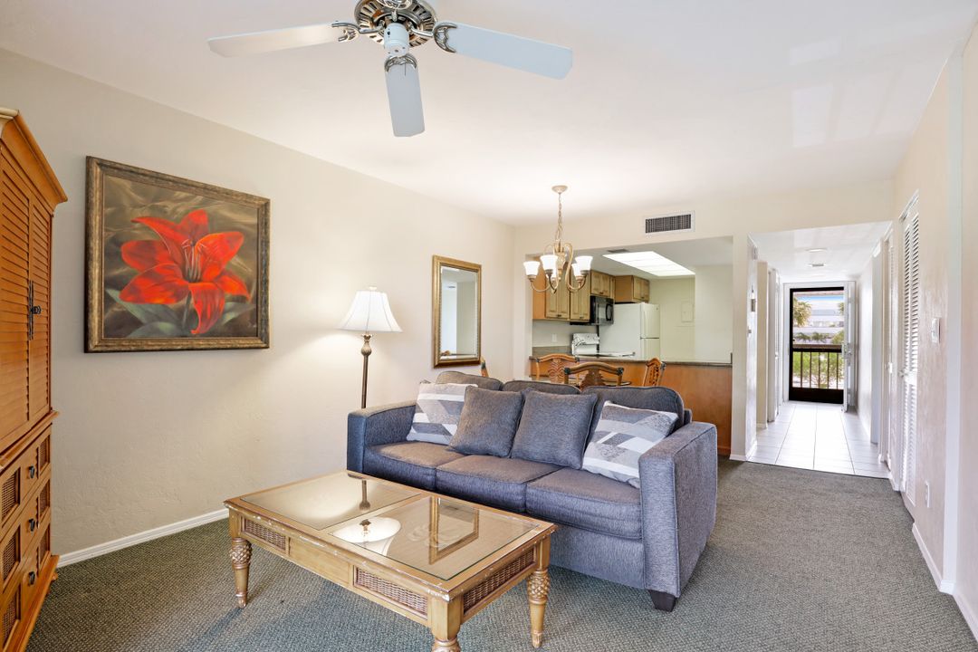 600 Neapolitan Way #346, Naples, FL 34103