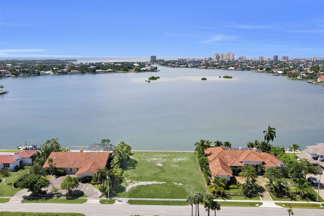 580 S Barfield Dr, Marco Island, FL 34145
