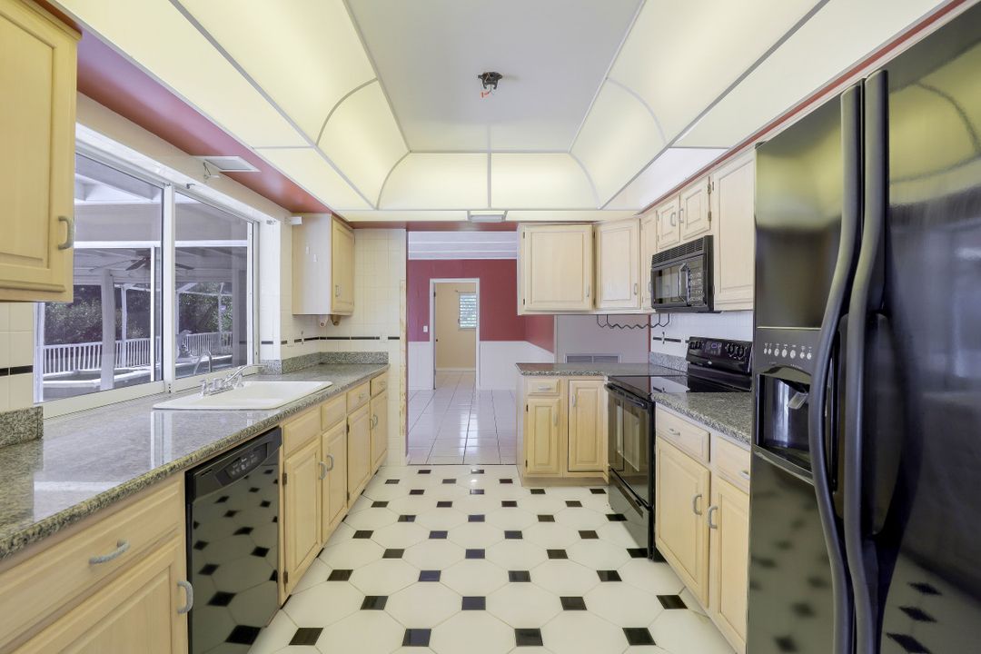 418 Yellowbird St, Marco Island, FL 34145