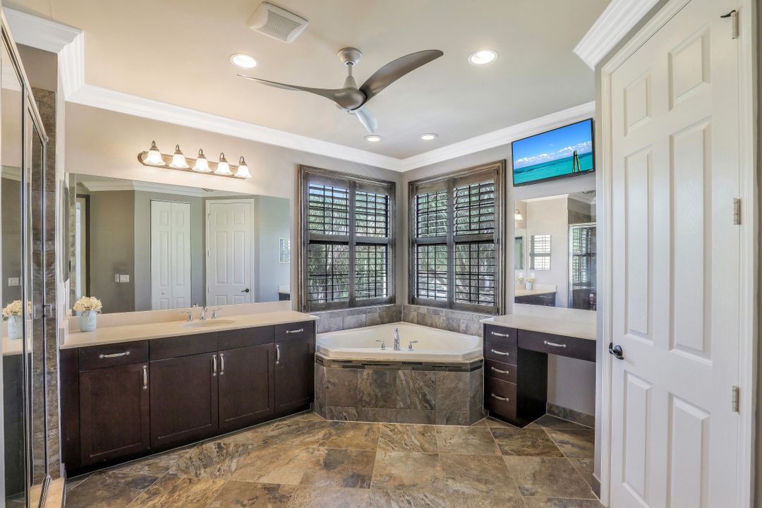 3407 Pacific Dr, Naples, FL 34119