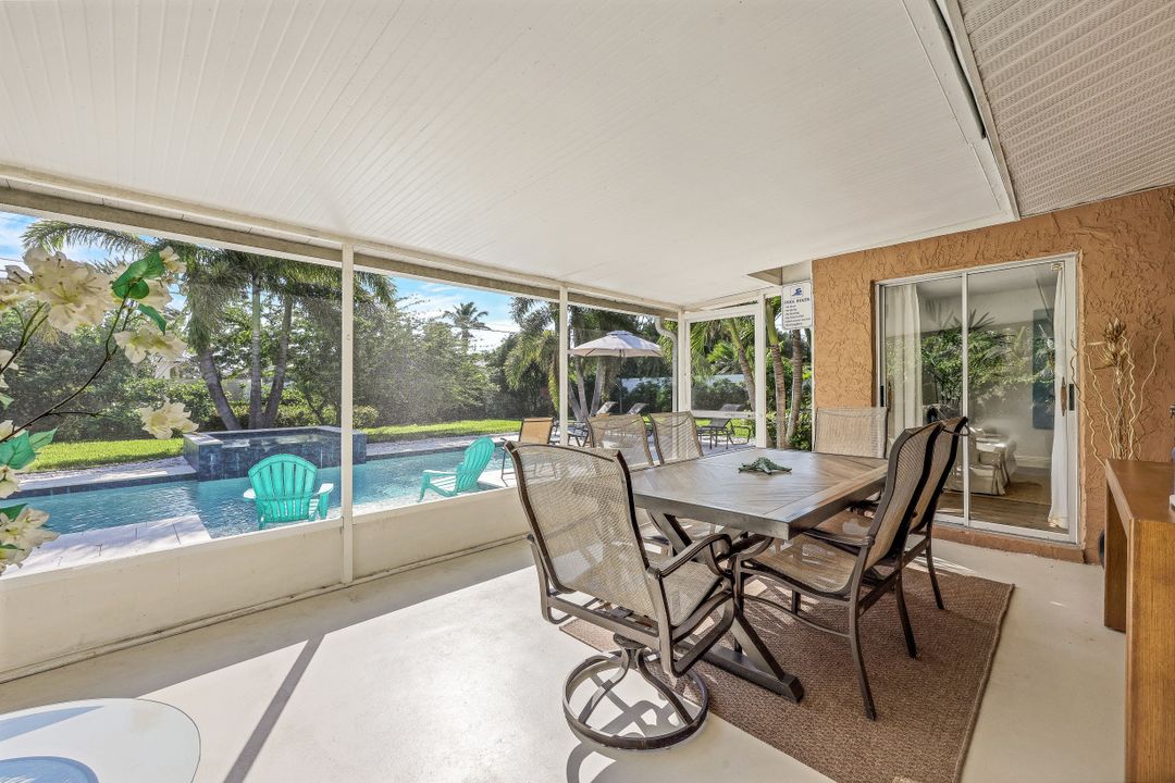 580 105th Ave N, Naples, FL 34108