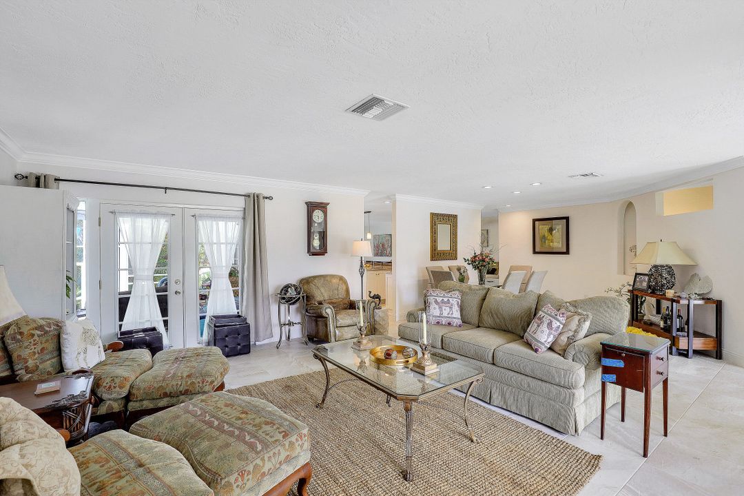 1570 Villa Ct, Marco Island, FL 34145