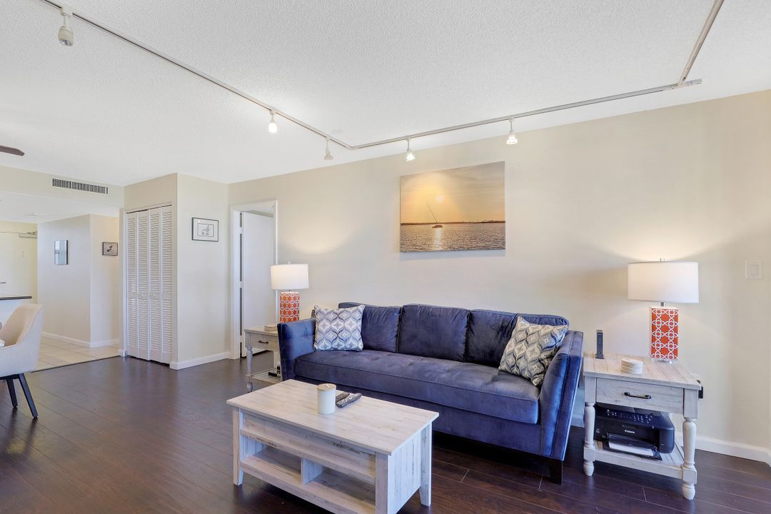 380 Seaview Ct #202, Marco Island, FL 34145