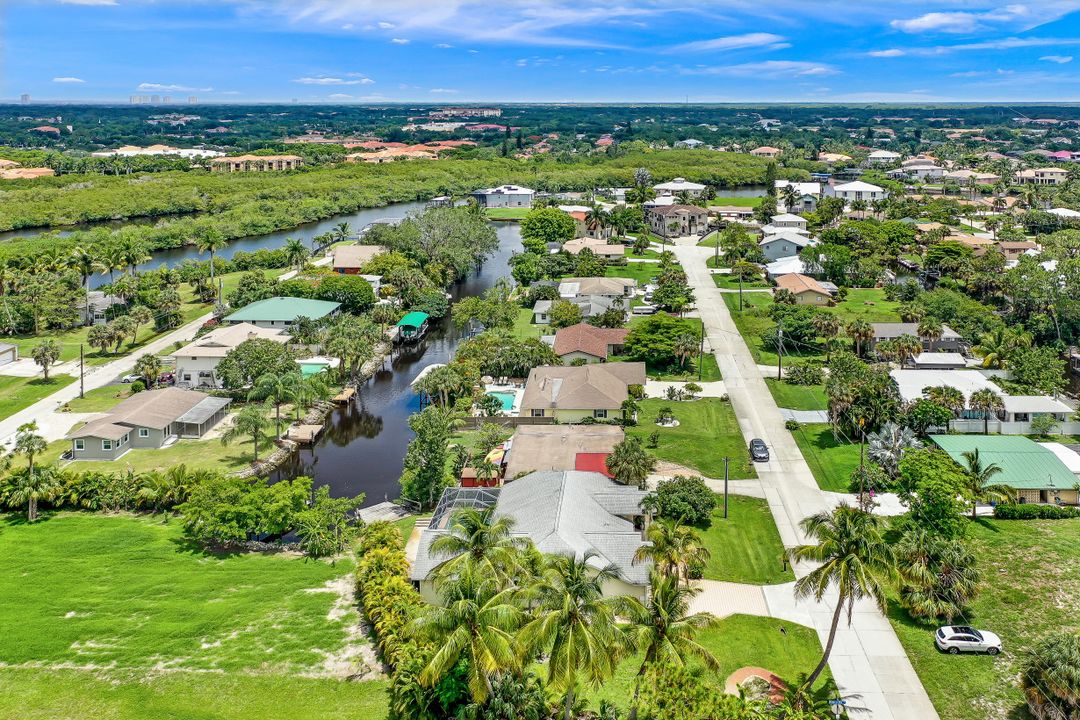 27313 Buccaneer Dr, Bonita Springs, FL 34135