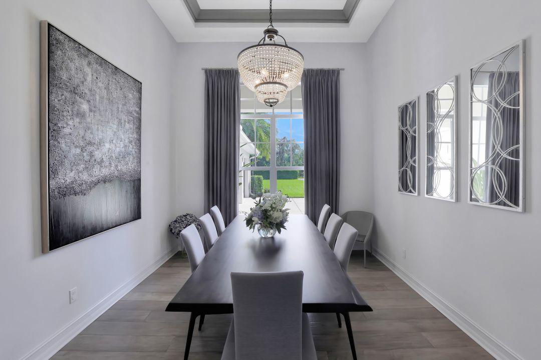 5931 Spanish Oaks Ln, Naples, FL 34119