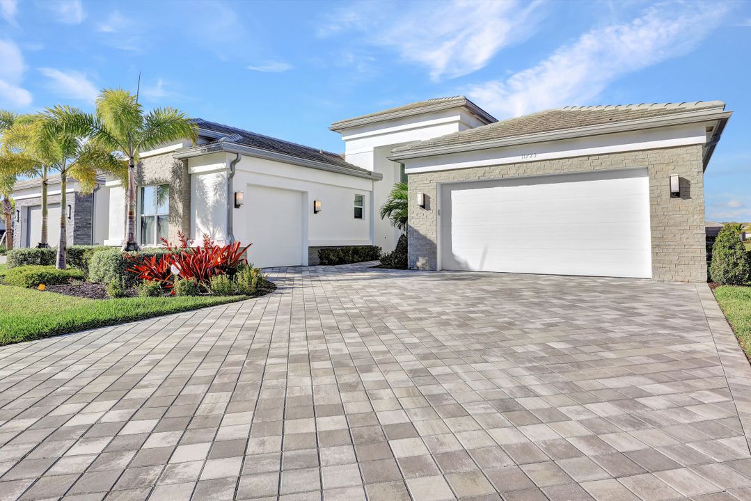 11723 Peony Ter, Naples, FL 34120