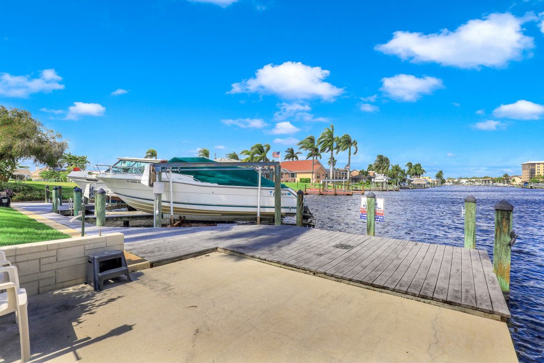 1923 SE 45th St, Cape Coral, FL 33904