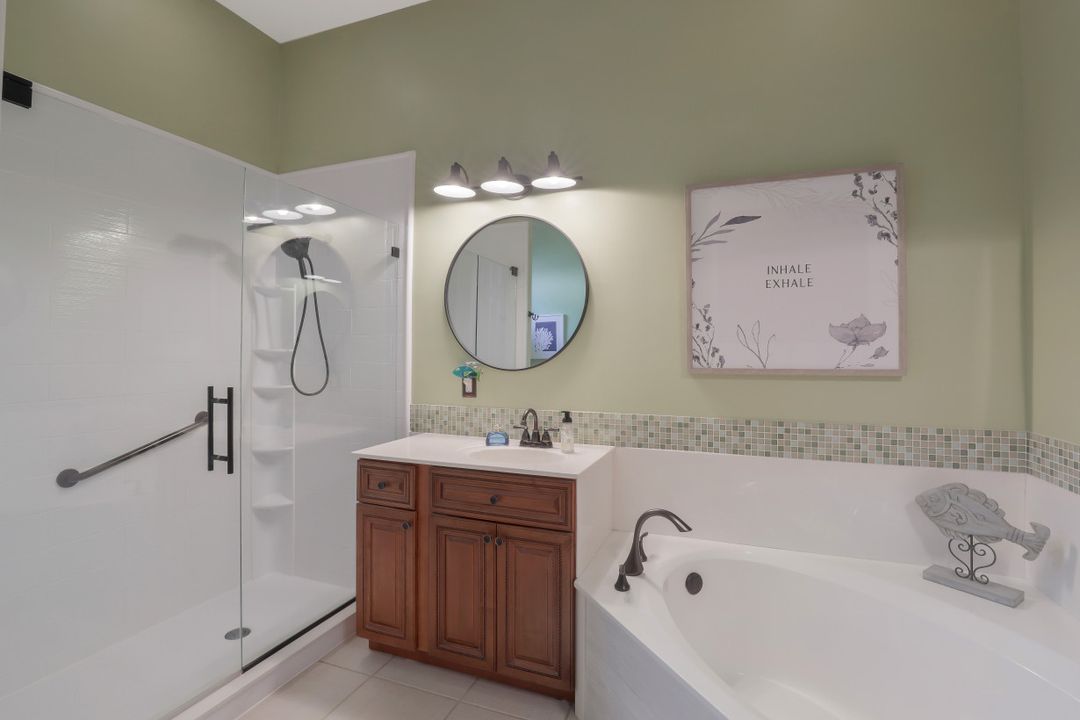 3640 Sawgrass Ct, Bonita Springs, FL 34134