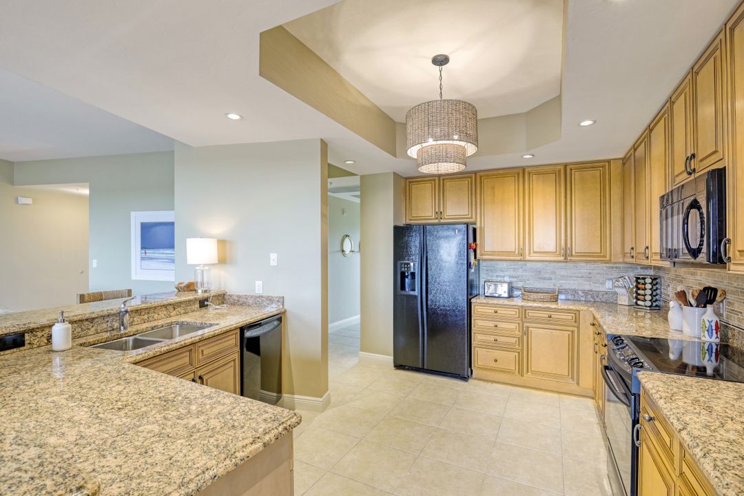 5704 Cape Harbour Dr #308, Cape Coral, FL 33914