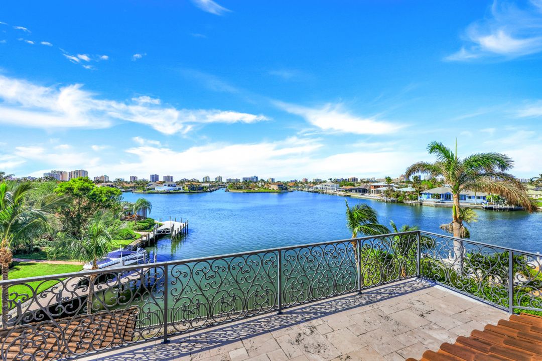 590 S Heathwood Dr, Marco Island, FL 34145