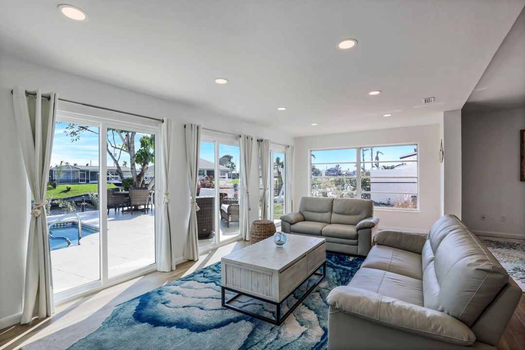 3113 SE 16th Pl, Cape Coral, FL 33904