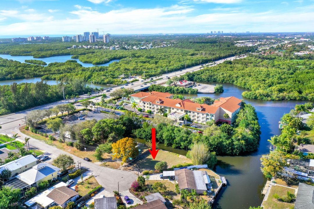 59 River Ct, Naples, FL 34110