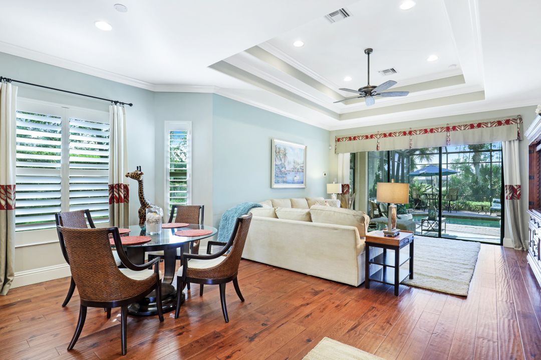 7599 Moorgate Point Way, Naples, FL 34113