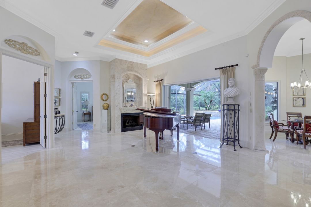 795 Brentwood Point, Naples, FL 34110