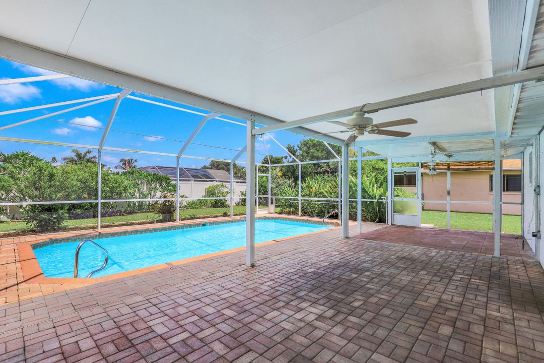 1007 Archer Pkwy E, Cape Coral, FL 33904