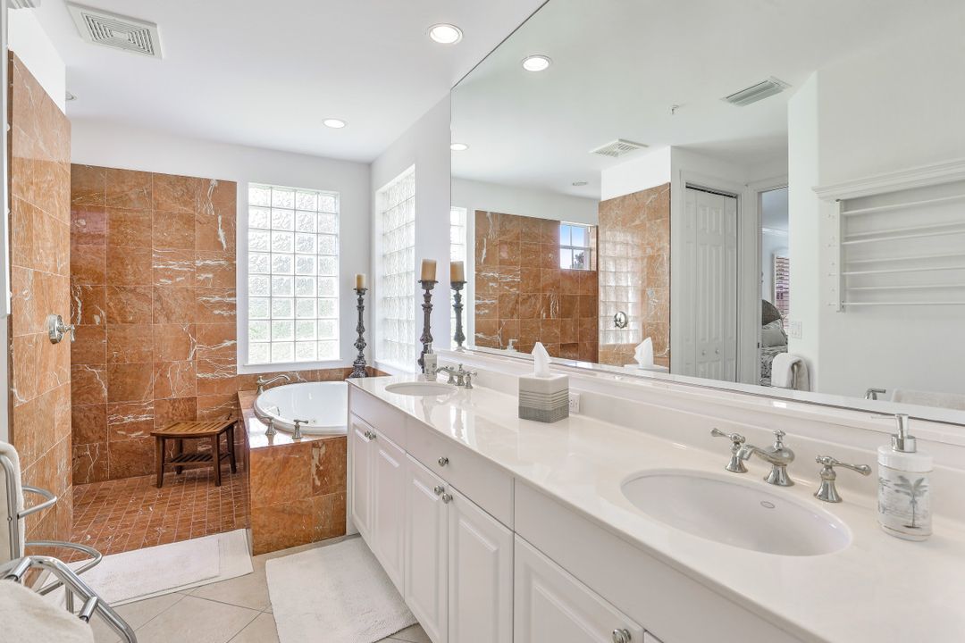 2625 Estrella Dr #101, Naples, FL 34109