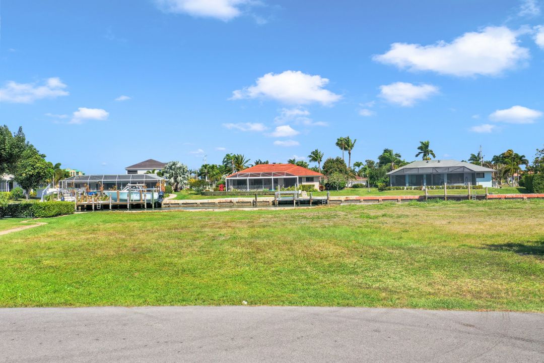 919 Juniper Ct, Marco Island, FL 34145