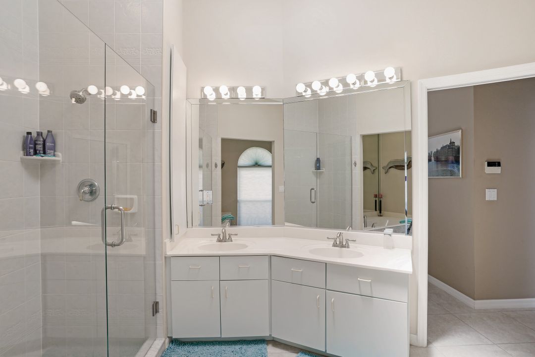 1020 NW 43rd Ave, Cape Coral, FL 33993